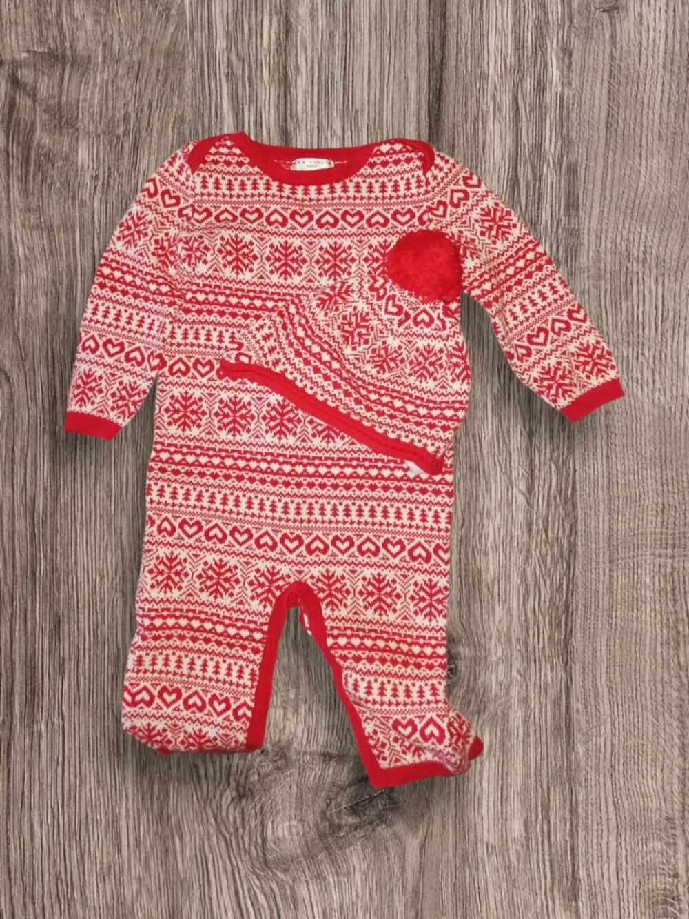 Max Studio Baby Red White Fair Isle Knit Footed One Piece & Hat Set 3-6 Months